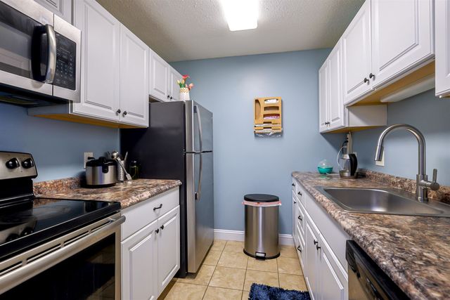 130 Eastern Ave Apt 201, Manchester, NH 03104