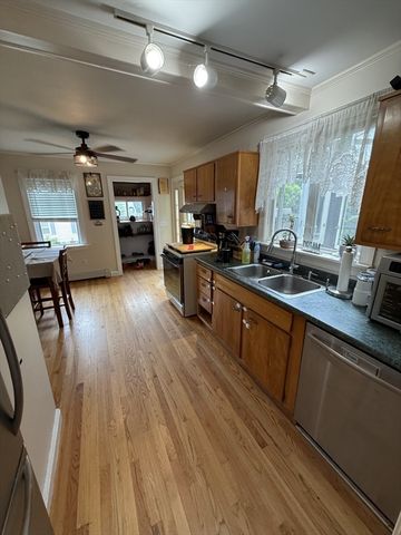 74 Wilkinson St, Worcester, MA 01606