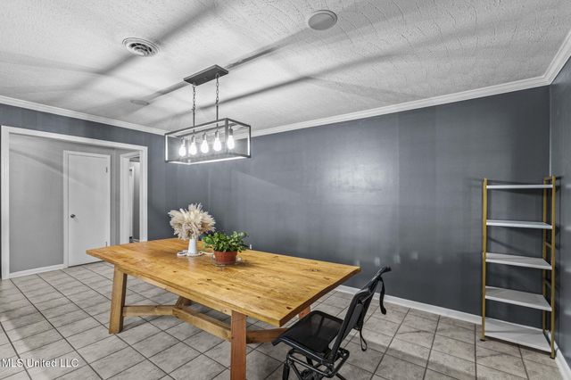 5235 Hialeah Drive, Jackson, MS 39211