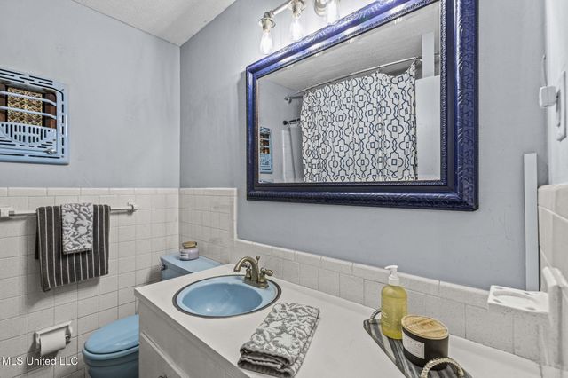 5235 Hialeah Drive, Jackson, MS 39211