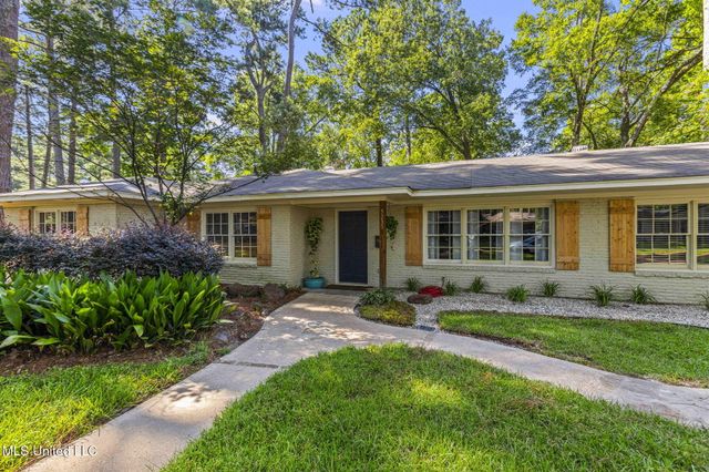 5235 Hialeah Drive, Jackson, MS 39211