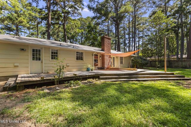 5235 Hialeah Drive, Jackson, MS 39211