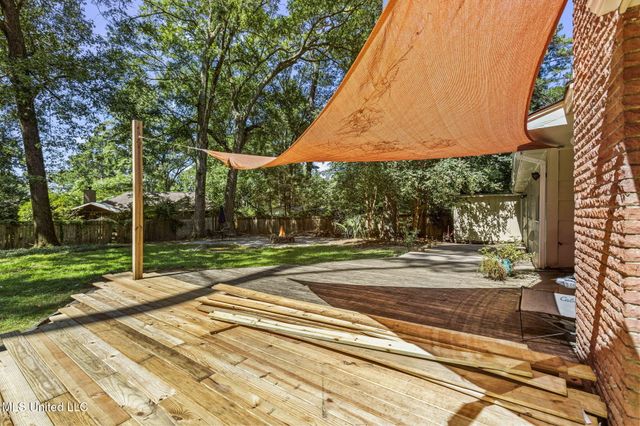 5235 Hialeah Drive, Jackson, MS 39211