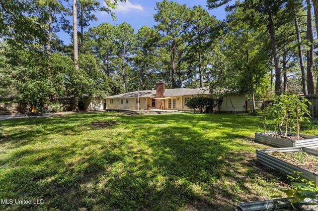 5235 Hialeah Drive, Jackson, MS 39211