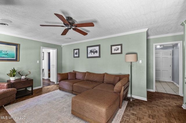 5235 Hialeah Drive, Jackson, MS 39211