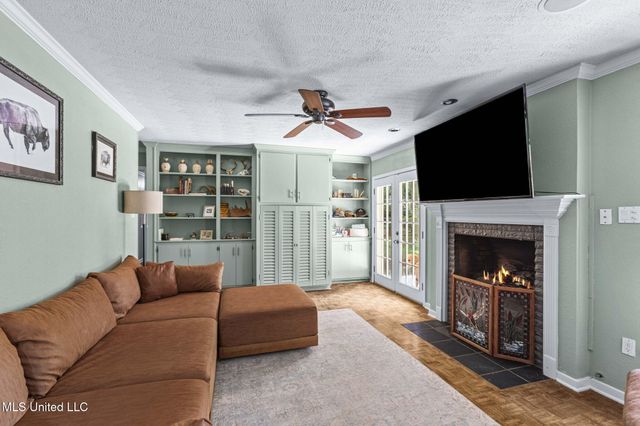 5235 Hialeah Drive, Jackson, MS 39211
