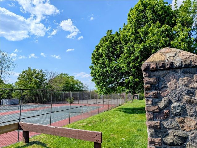 527 Salisbury Park Drive, Syracuse, NY 13224