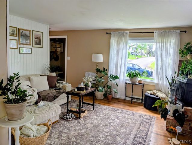 527 Salisbury Park Drive, Syracuse, NY 13224