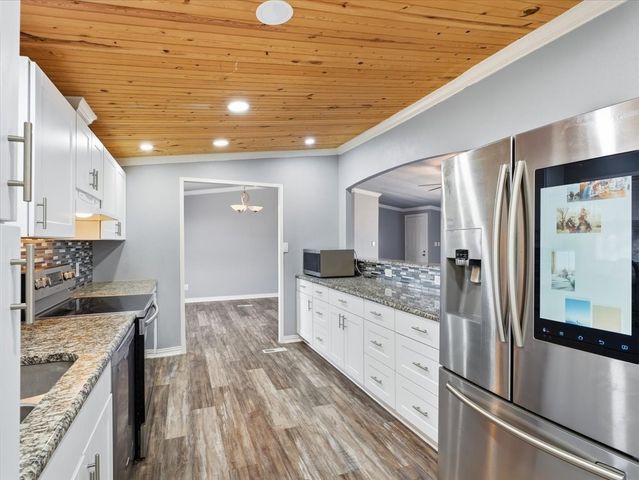 10112 Lavinder Lane, Crowley, TX 76036