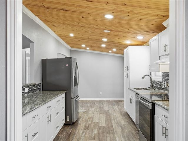 10112 Lavinder Lane, Crowley, TX 76036