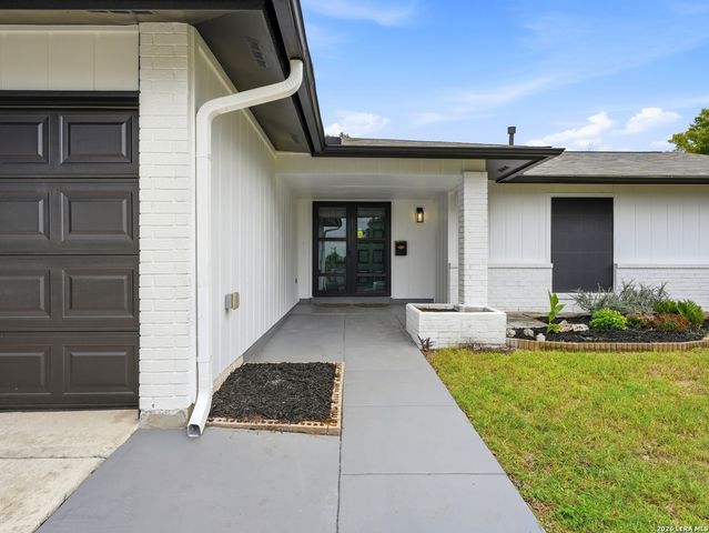 12103 Stevens Ct, Live Oak, TX 78233