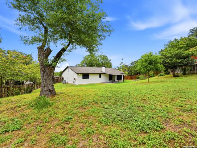12103 Stevens Ct, Live Oak, TX 78233