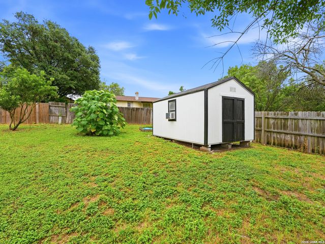 12103 Stevens Ct, Live Oak, TX 78233