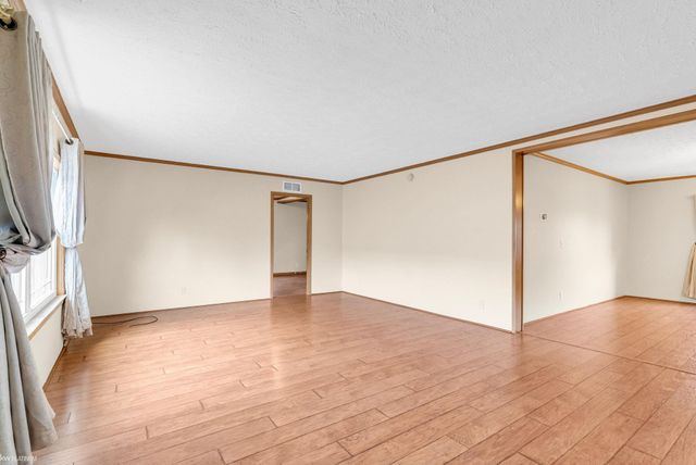 15 Ridgeway Street, Saline, MI 48176
