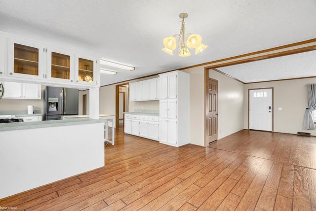 15 Ridgeway Street, Saline, MI 48176
