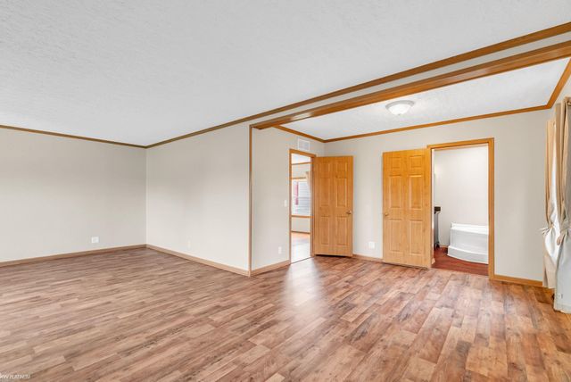 15 Ridgeway Street, Saline, MI 48176