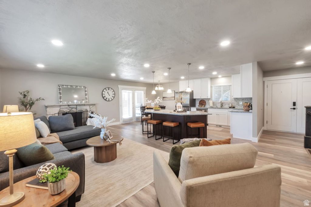 6247 S CORAL DR, Taylorsville, UT 84123 — photo 4