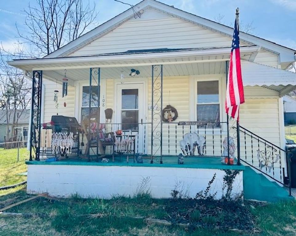 108 W PEABODY ST, Staunton, VA 24401