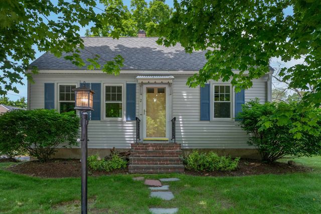 2 Elmview Circle, Dover, NH 03820