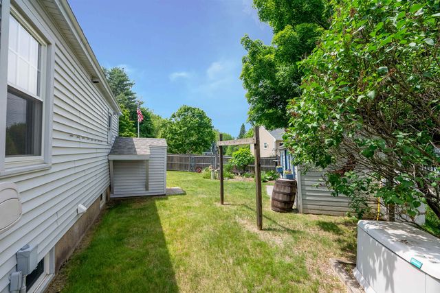 2 Elmview Circle, Dover, NH 03820