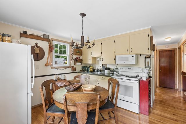 2 Elmview Circle, Dover, NH 03820