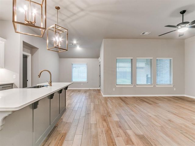 9124 NW 124 Street, Yukon, OK 73099