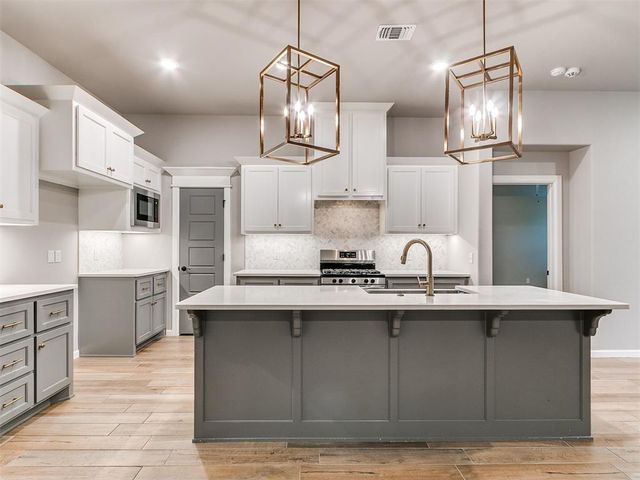 9124 NW 124 Street, Yukon, OK 73099