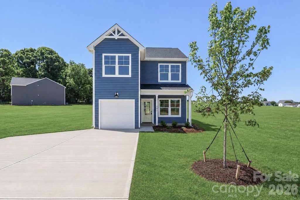 102 SIXTH Avenue SE, Hildebran, NC 28602