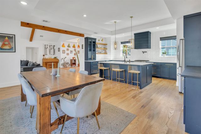 1723 N Edgefield Avenue, Dallas, TX 75208