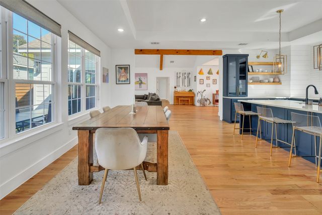 1723 N Edgefield Avenue, Dallas, TX 75208