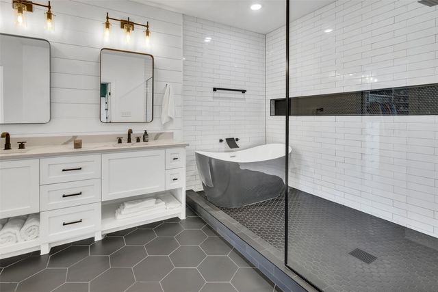 1723 N Edgefield Avenue, Dallas, TX 75208