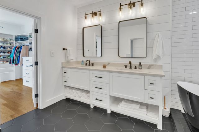 1723 N Edgefield Avenue, Dallas, TX 75208