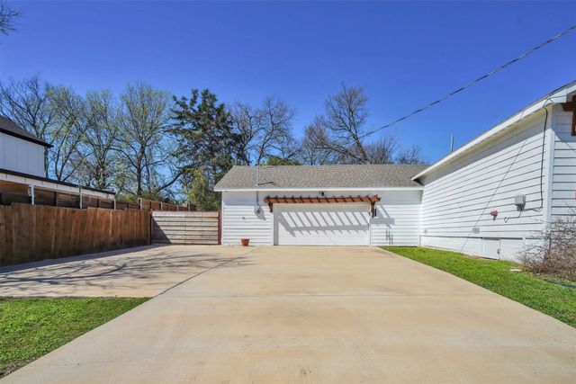 1723 N Edgefield Avenue, Dallas, TX 75208