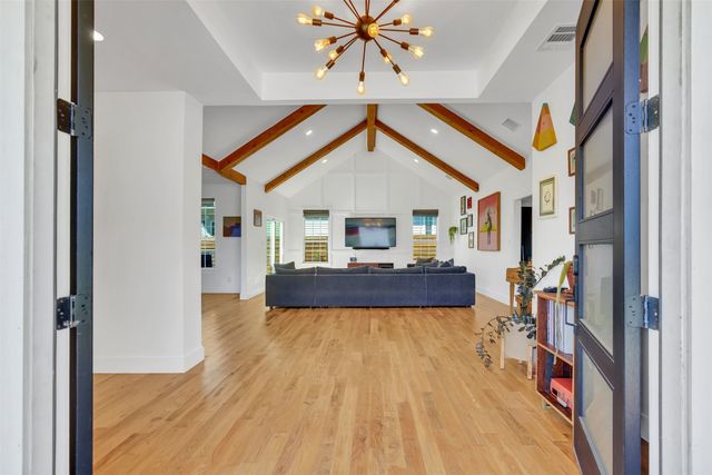 1723 N Edgefield Avenue, Dallas, TX 75208