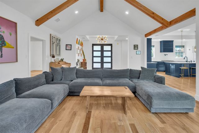 1723 N Edgefield Avenue, Dallas, TX 75208