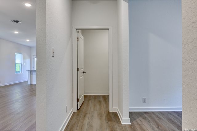 1251 Hightower Ln, San Antonio, TX 78245