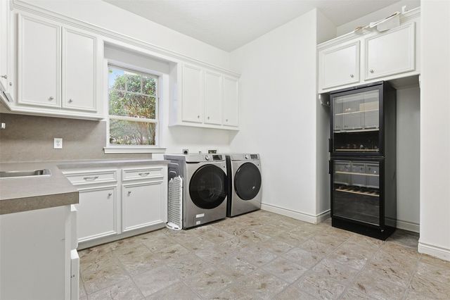 8615 Haven Woods Way, Tomball, TX 77375