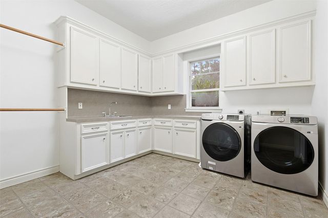 8615 Haven Woods Way, Tomball, TX 77375