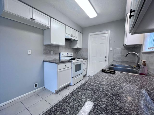 10135 Fernstone Lane, Houston, TX 77070