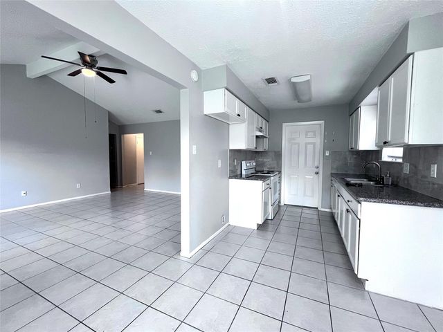 10135 Fernstone Lane, Houston, TX 77070