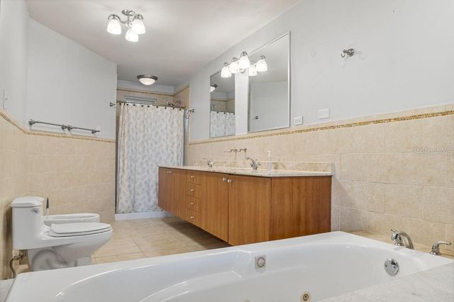 90 CANDELERO DR 84, Humacao, PR 00791