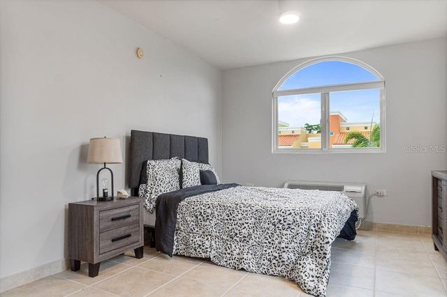 90 CANDELERO DR 84, Humacao, PR 00791