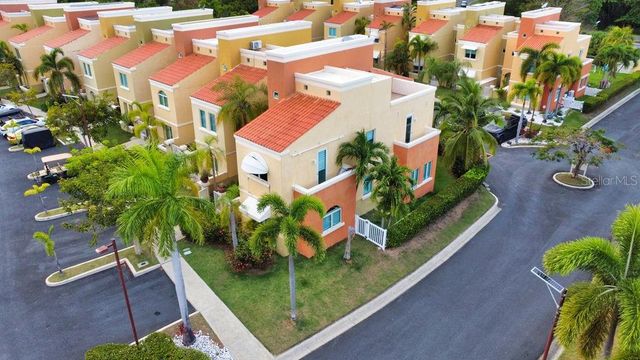90 CANDELERO DR 84, Humacao, PR 00791