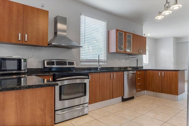 90 CANDELERO DR 84, Humacao, PR 00791