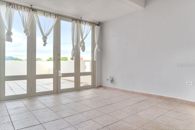 90 CANDELERO DR 84, Humacao, PR 00791