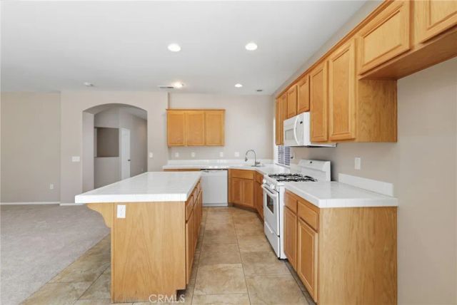 231 Spinnaker, San Jacinto, CA 92583