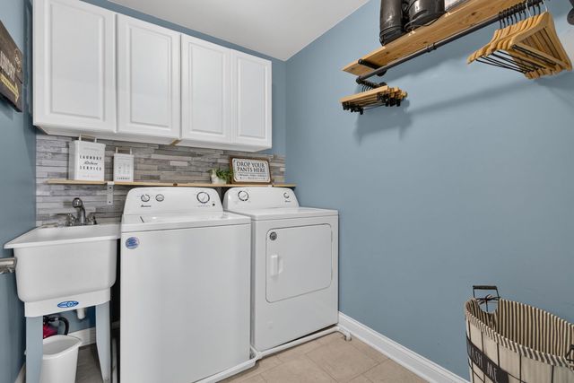 15526 S Red Bud Lane, Lockport, IL 60441