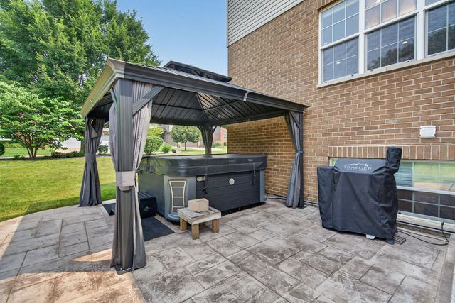 15526 S Red Bud Lane, Lockport, IL 60441