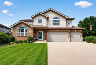 15526 S Red Bud Lane, Lockport, IL 60441