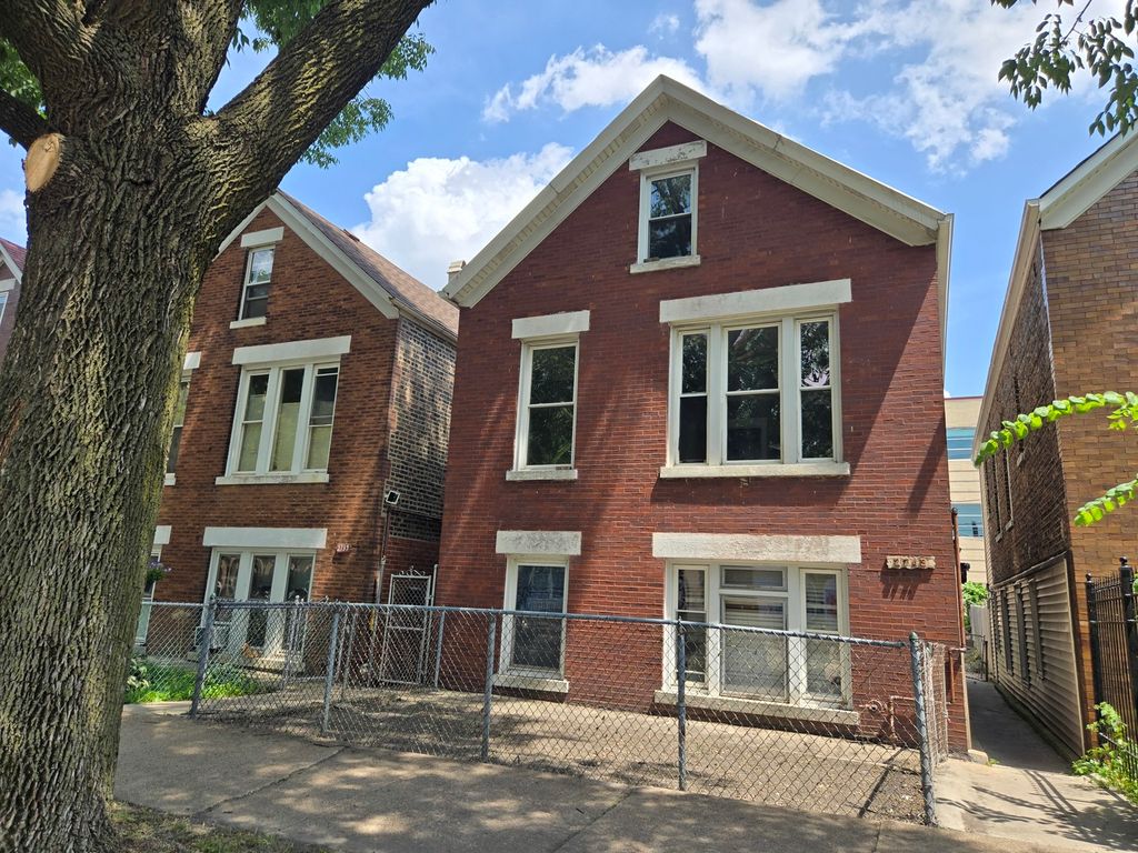 2743 S Sawyer Avenue, Chicago, IL 60623